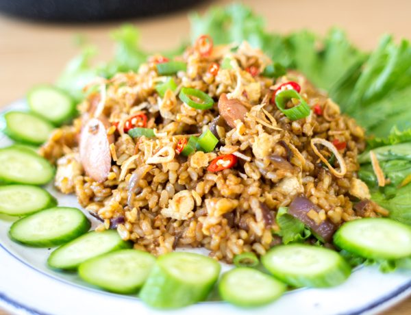 indonesian fried rice with cucumber
